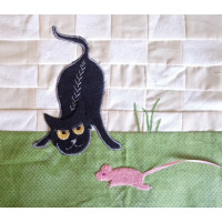 An applique pattern for a cat